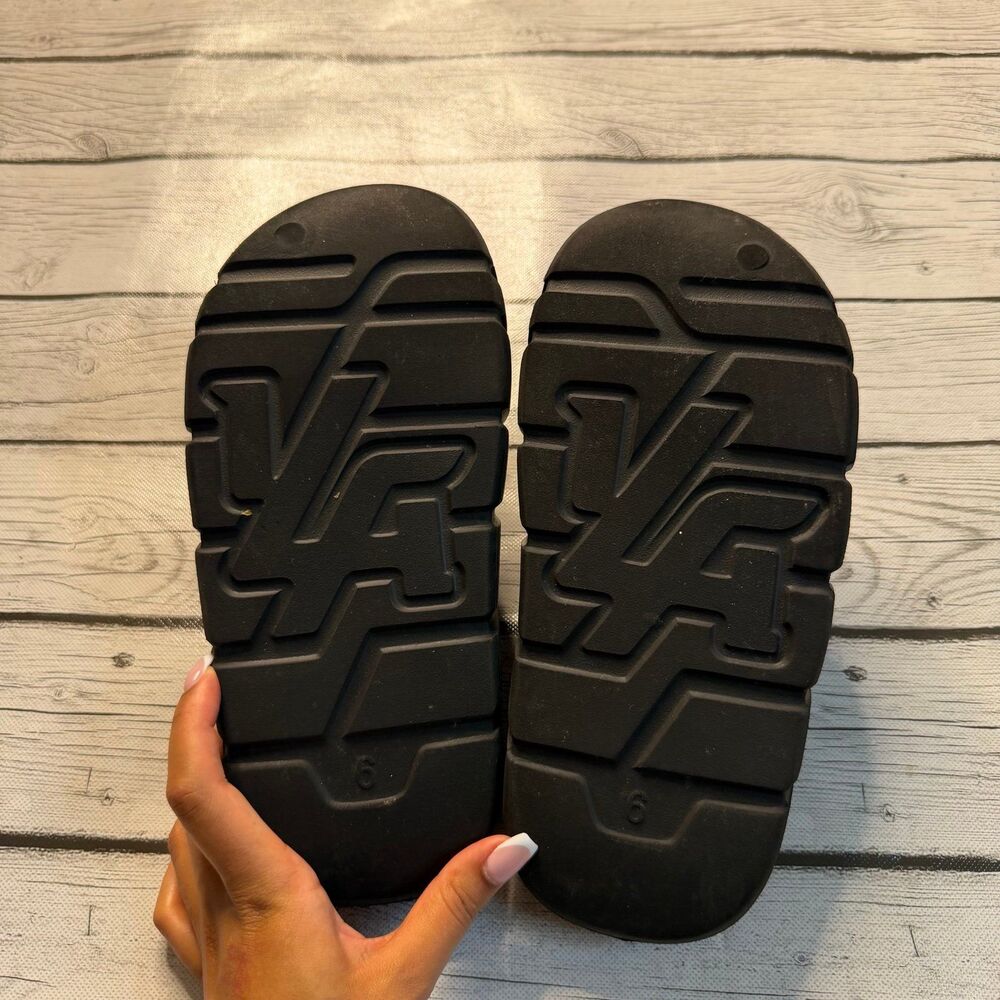 Young LA Black Slides (no box) Size: 6 - Picture 2 of 4